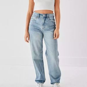 AE Highest Waist Straight Jean size 4